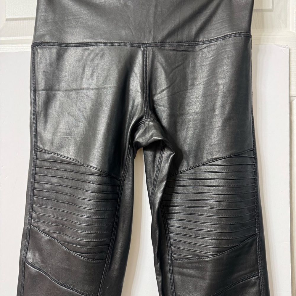 7 For All Mankind M, Faux Leather Skinny Pants, Tiny Pleats on Legs, NWT - Picture 12 of 12